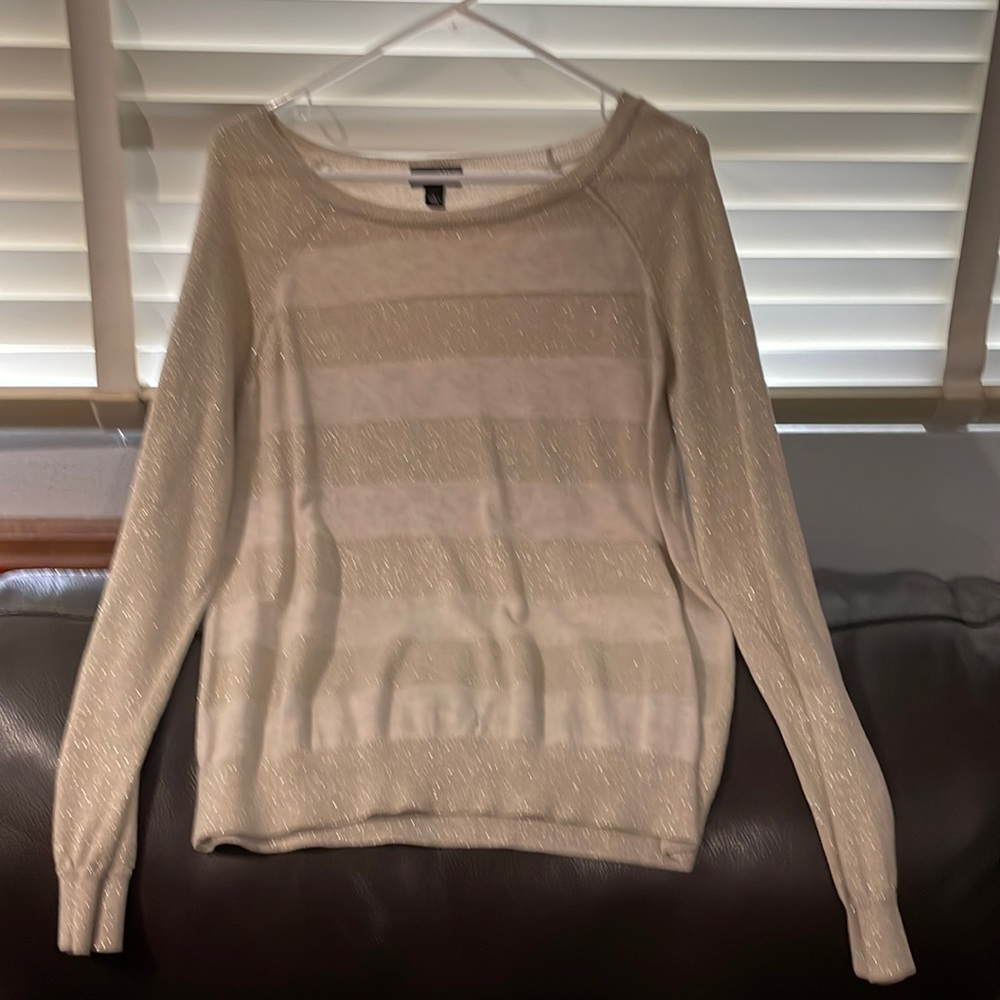 Lightweight sweater